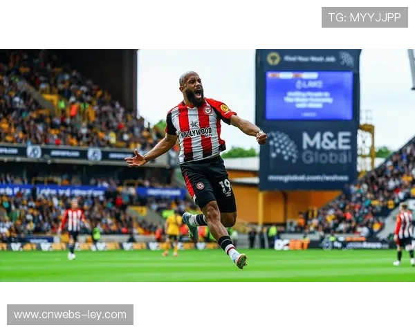 热刺球迷高唱“无聊”抗议，弗兰克承认进攻问题