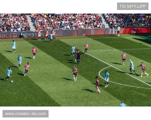 瓜迪奥拉战术调整解析：曼城下半场混乱导致丢分